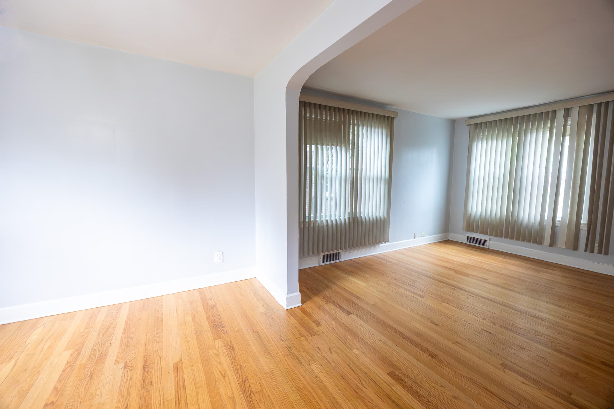 Living room — real estate photography by Hola Media