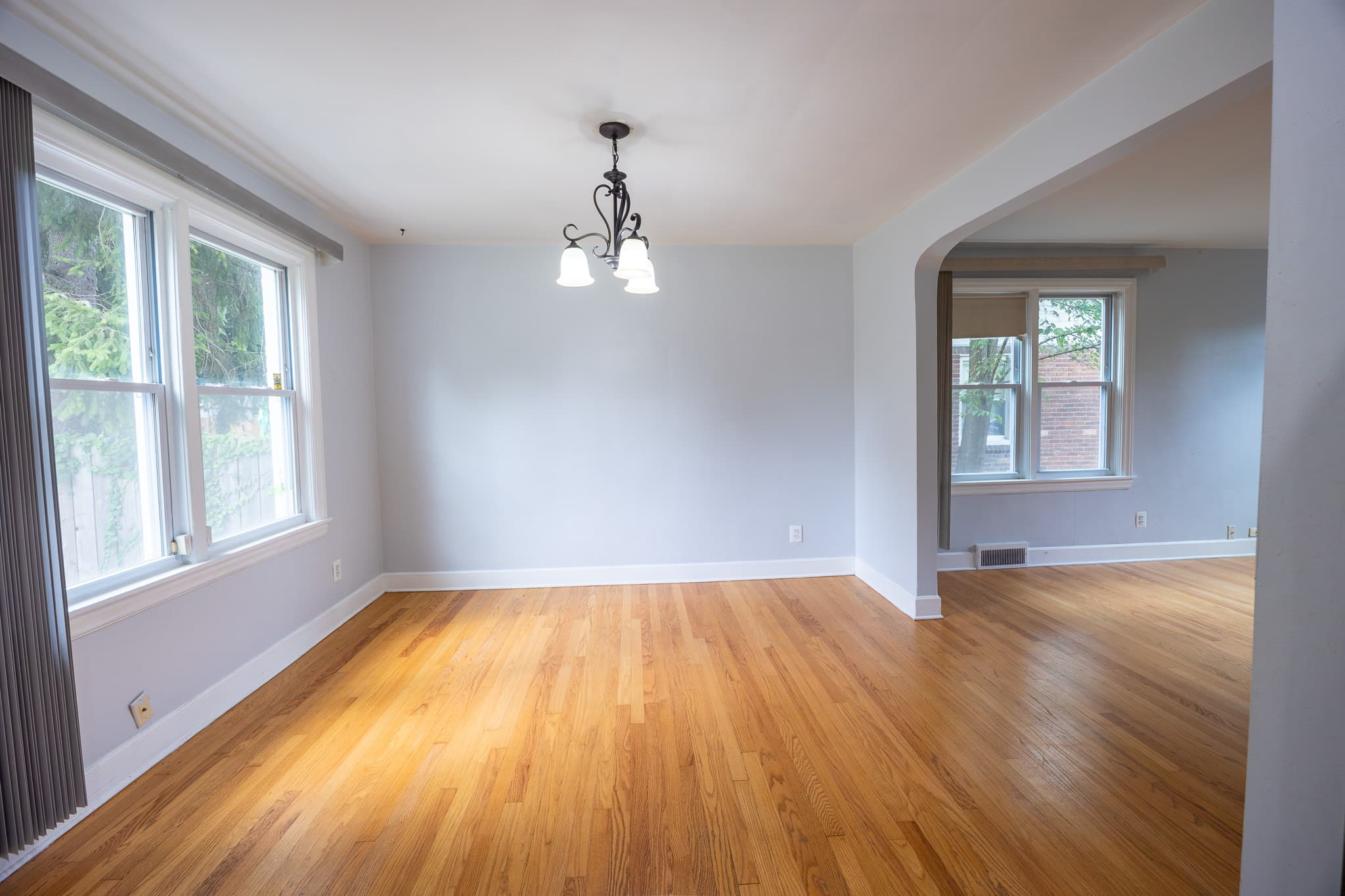 Dining room — real estate photography by Hola Media