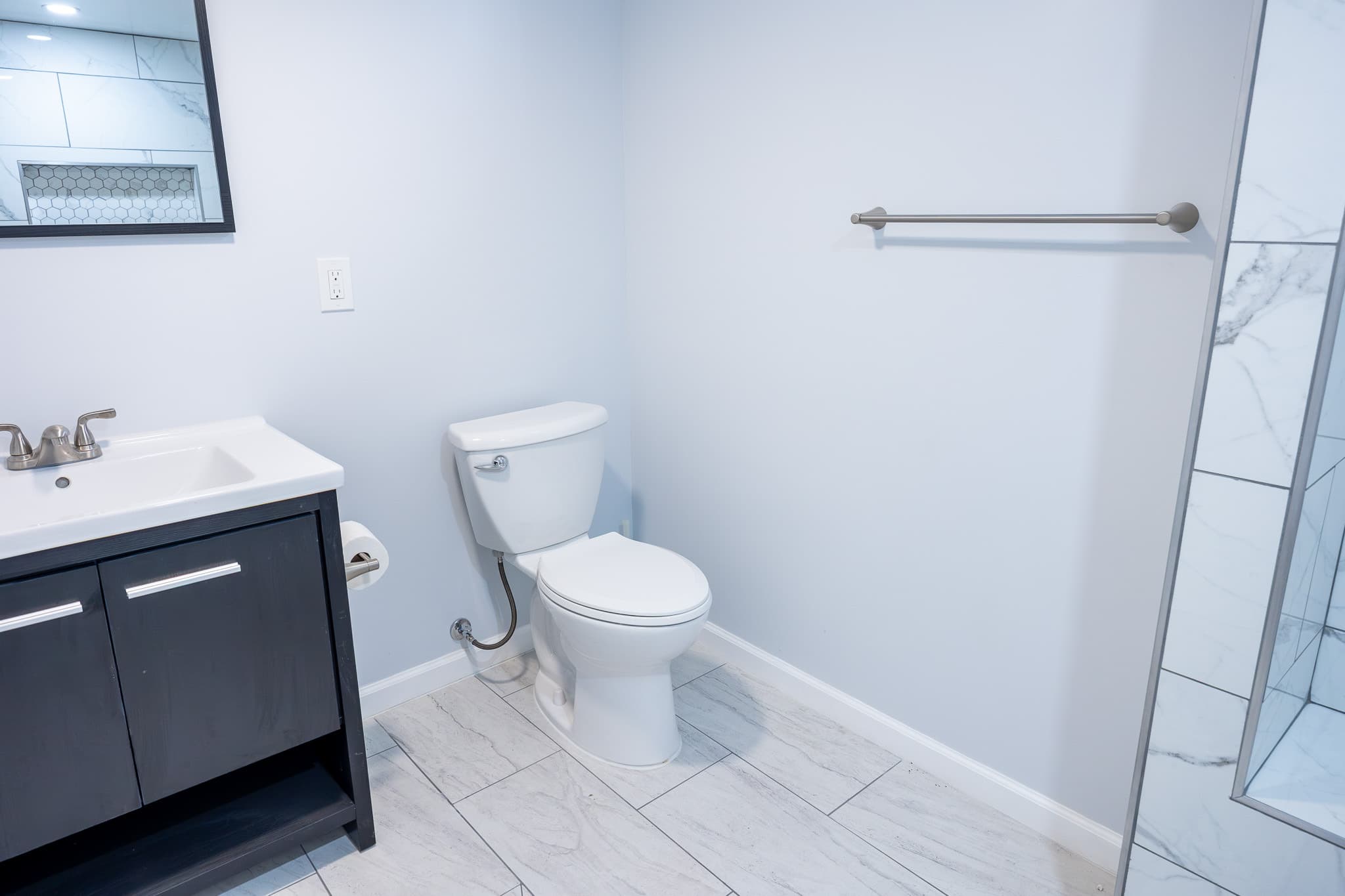 Bathroom — real estate photography by Hola Media